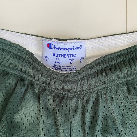 Large green Champion Shorts - Picture 3 of 6